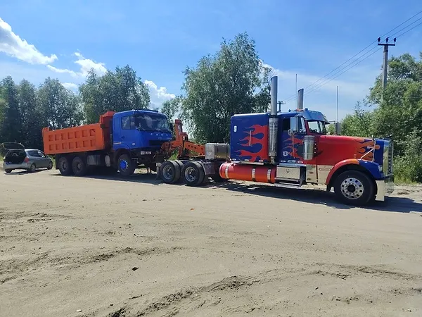 Тягач с самосвалом CAMC на подкате